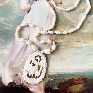 VINTAGE Hand Carved Bone Necklace 1960’s Era